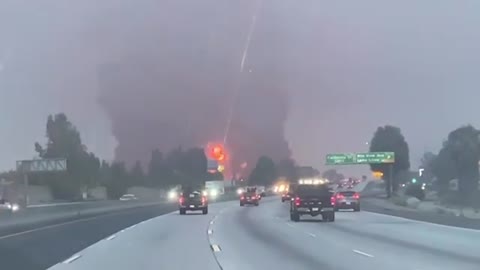 Us Massive Fire Erupts At Amazon Distribution Center In Redlands