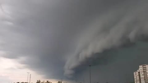 Canada: Shelf Cloud Rolls Over Southern Ontario 3 - Spectee